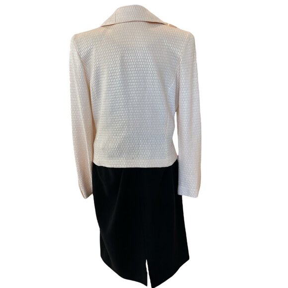 St. John Ivory Suit Jacket with Paillette s & Crystal and Silk Skirt Size 10/12 - Picture 3 of 10
